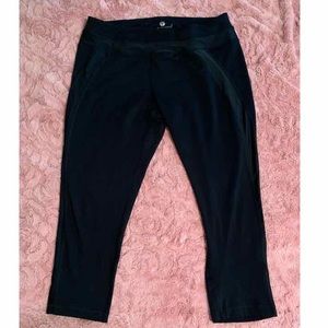 90 Degree Athletic Capri Leggings